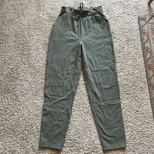 Lululemon Stretch High Waisted 7/8 Pant Sz 4 in Sage Gray